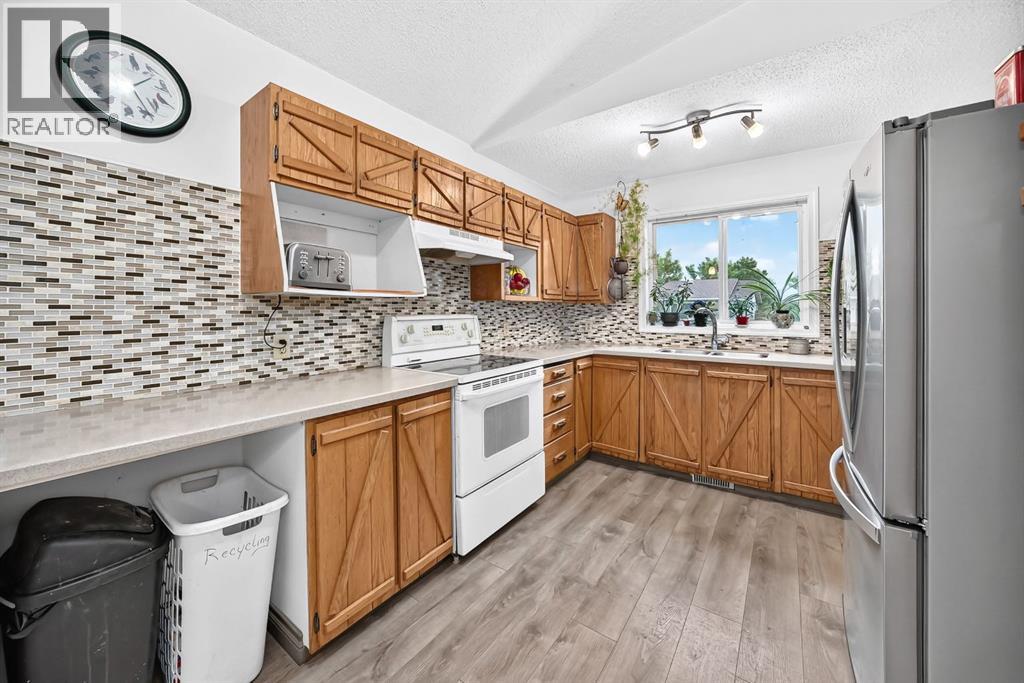 94 Elk Hill SE - 9