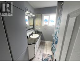 Family room - 2225 Merritt Avenue, Merritt, BC V1K1B8 Photo 6