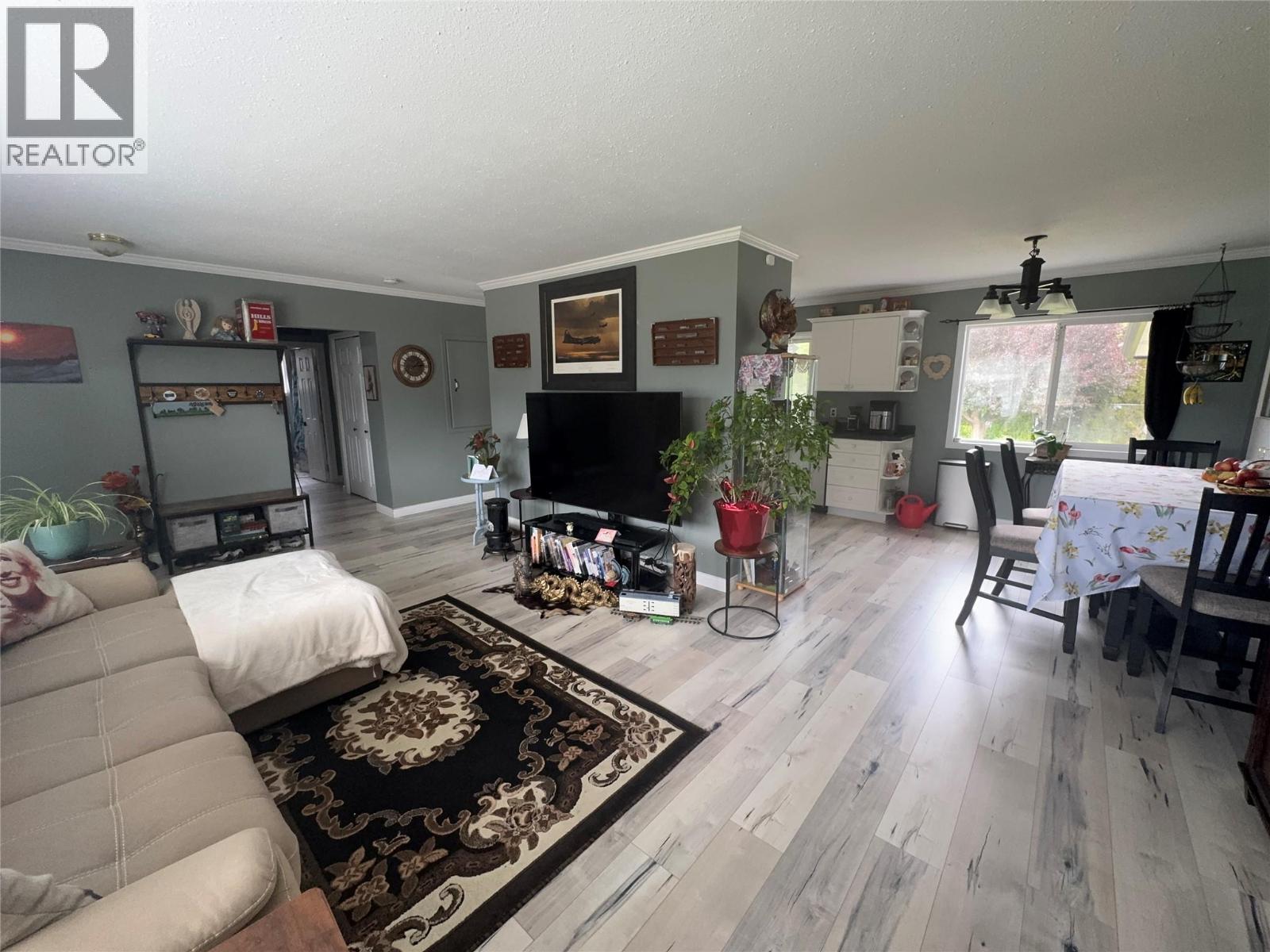 2225 Merritt Avenue - Image 2