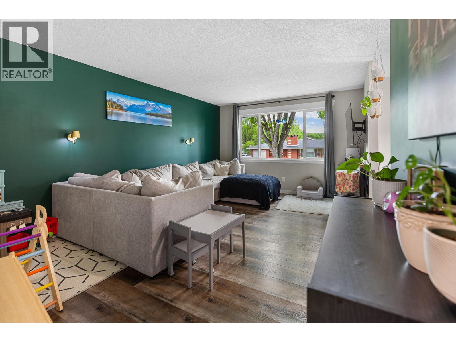 104 AITKEN CRESCENT - Image 2