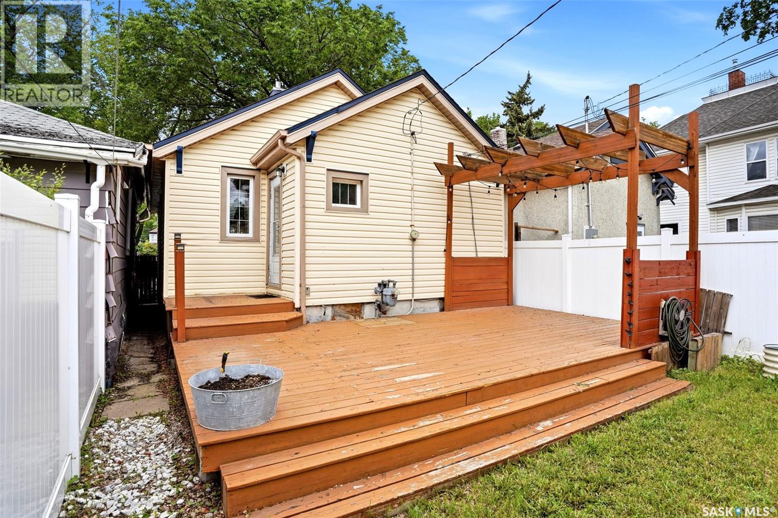 2261 Winnipeg STREET — photo 29