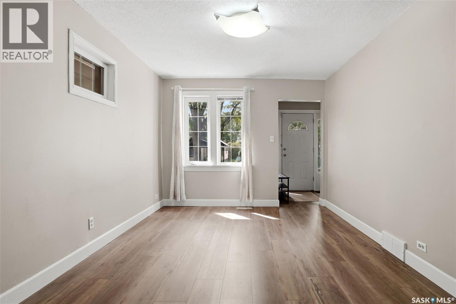 2261 Winnipeg STREET - photo 3