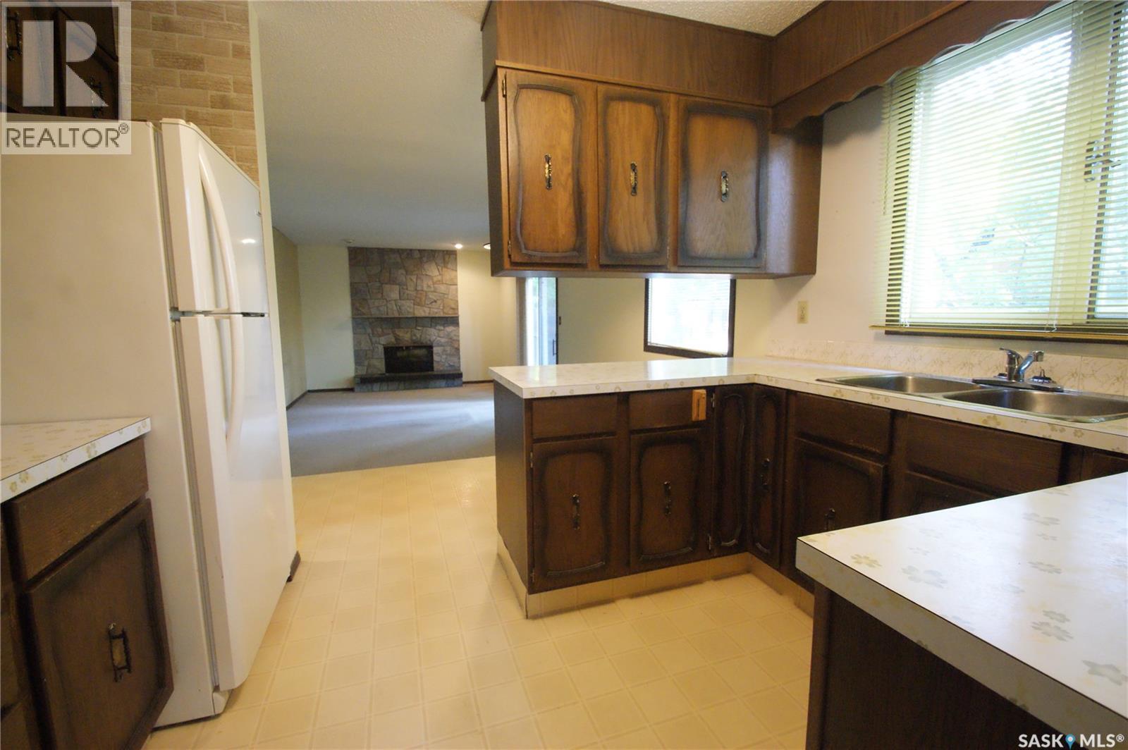 99 Assiniboine DRIVE - photo 3