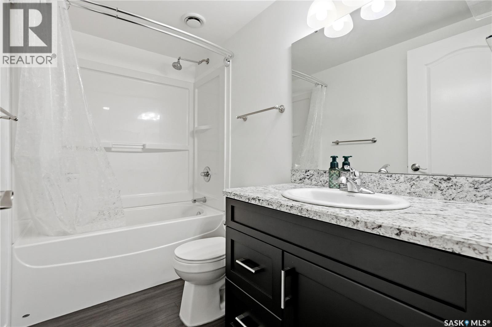 110 Laubach CRESCENT — photo 29