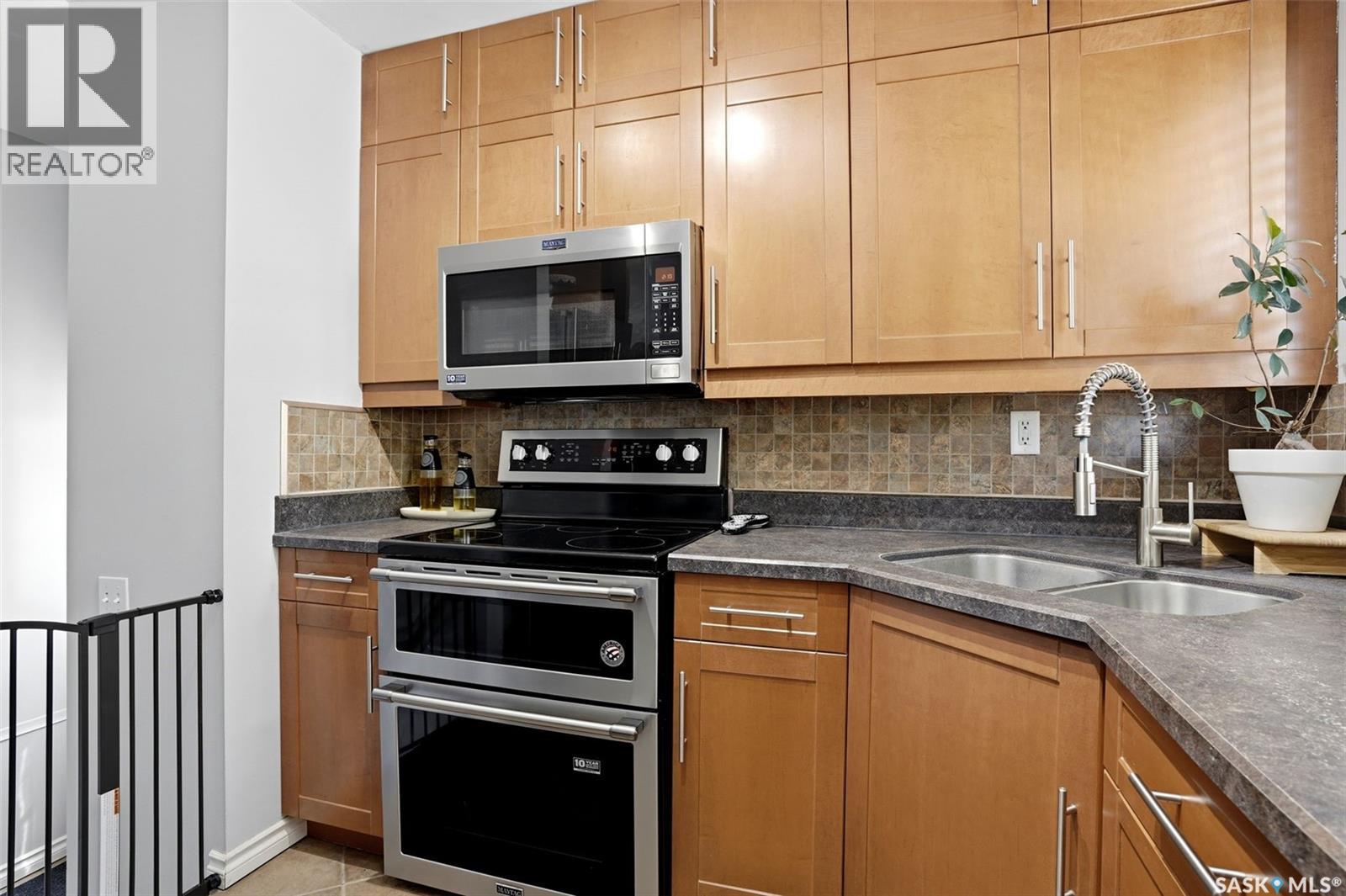 83 Tremaine AVENUE — photo 9