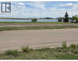 27 Kingfisher Estates, Lake Newell Resort