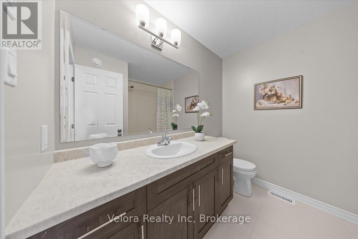 3 Bed, 3 Bath House for Sale in Ottawa – 366 WARMSTONE DRIVE, Ottawa – MLS# X13428706 - Image 26