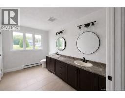 74 Ashley Crescent, photo 4