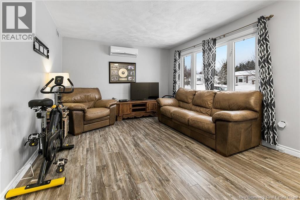 74 Ashley Crescent - 3