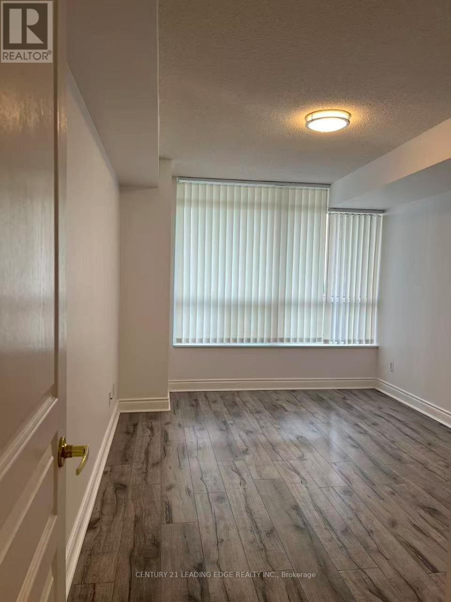 #913 10 NORTHTOWN WAY - 14