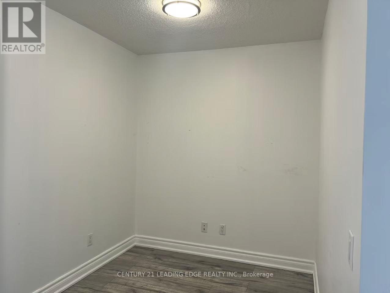 #913 10 NORTHTOWN WAY - 12