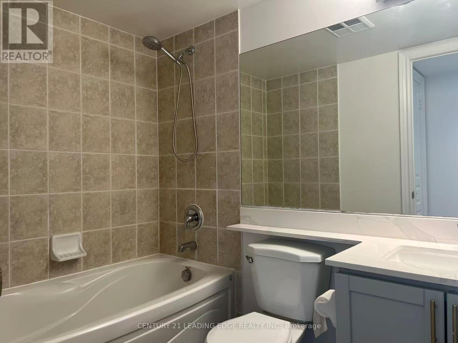 #913 10 NORTHTOWN WAY - 17