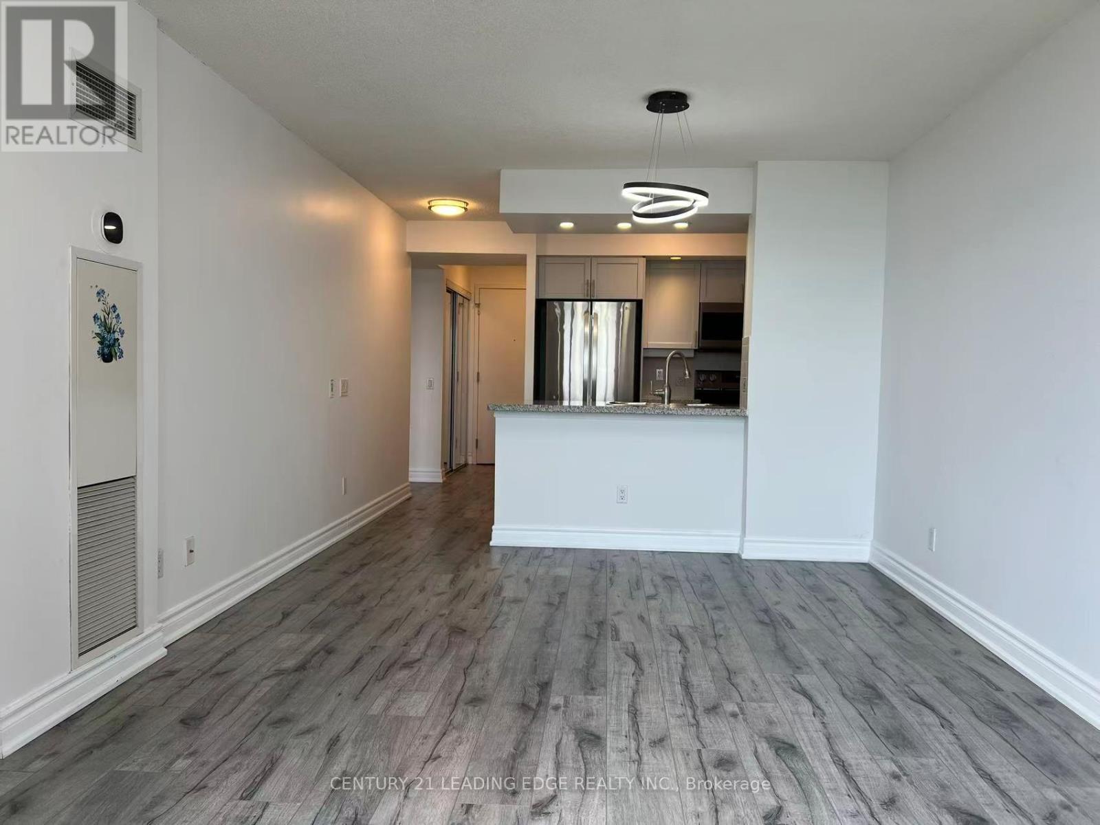 #913 10 NORTHTOWN WAY - 2