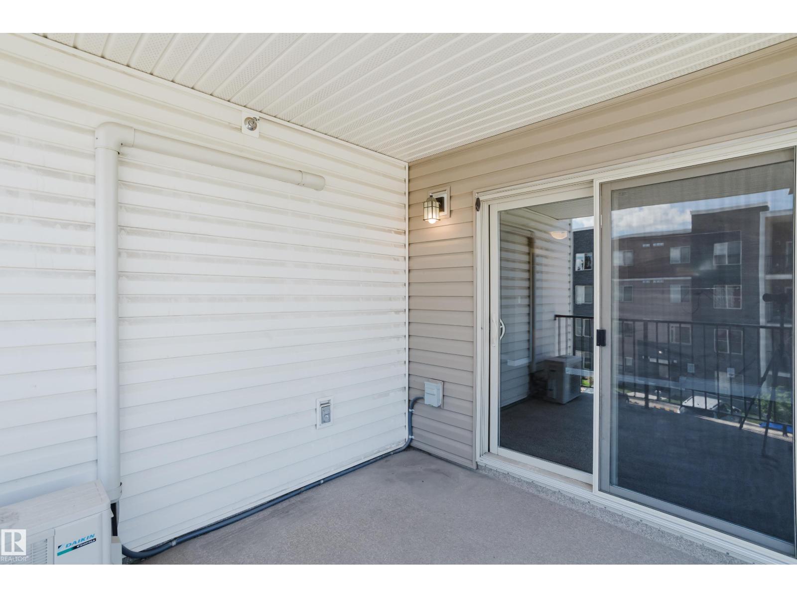 #301 11820 22 AV SW - 28