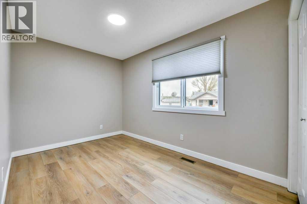 119 Strathaven Crescent — photo 22