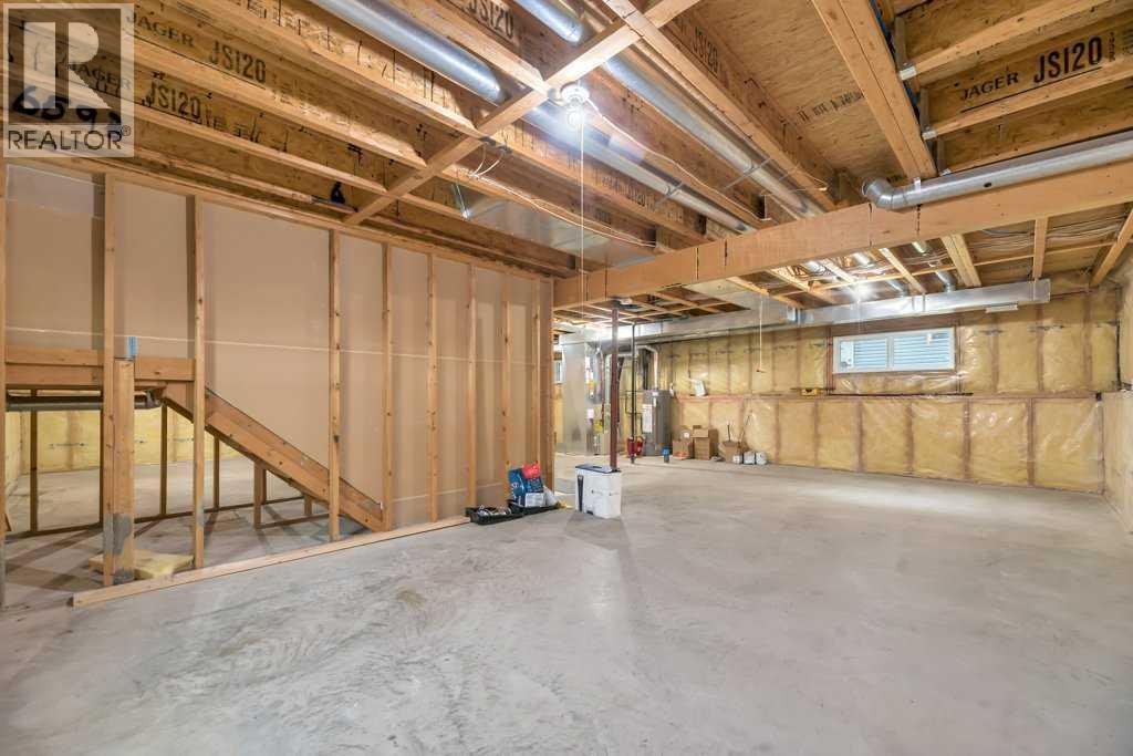 119 Strathaven Crescent — photo 33