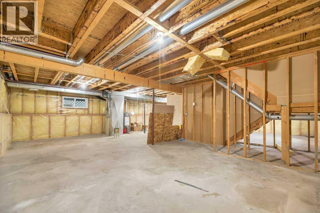 119 Strathaven Crescent — photo 34