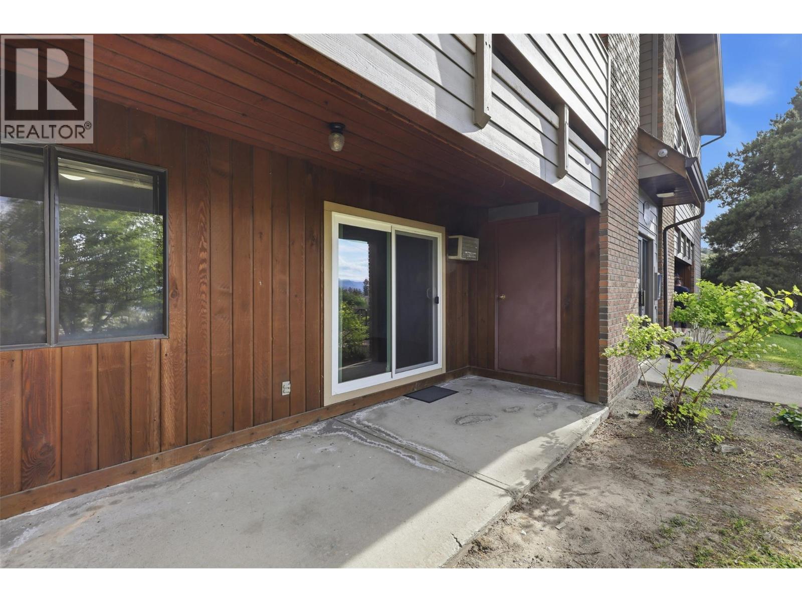 #102 44 WHITESHIELD Crescent S - 14