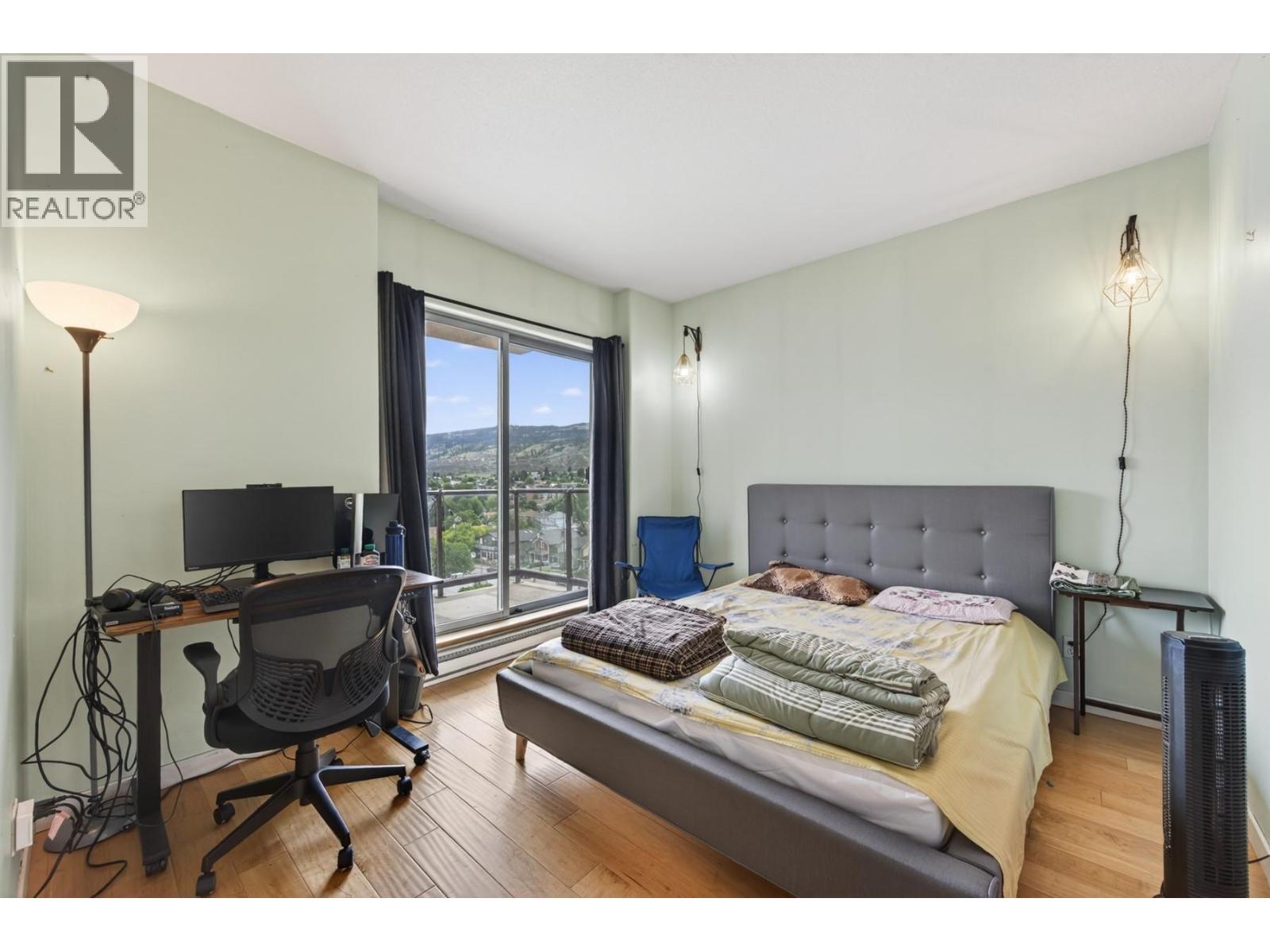 #806 619 Victoria Street - 20