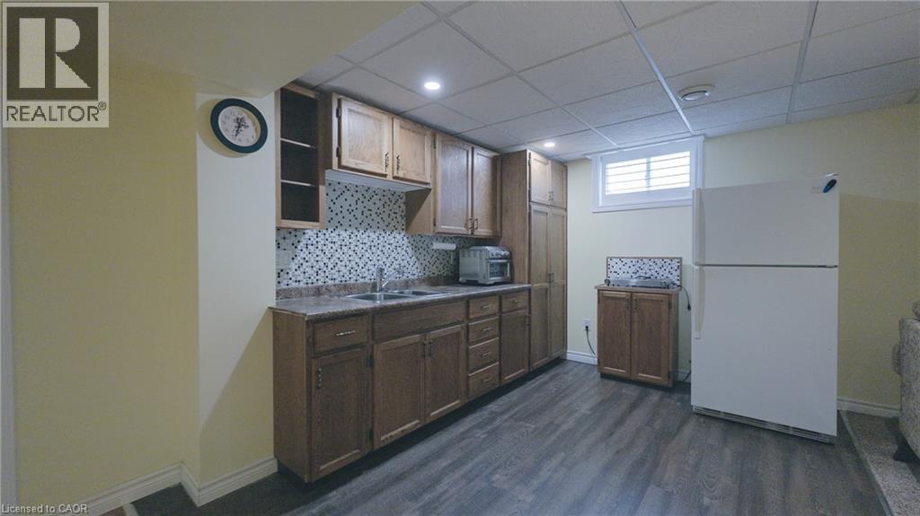 21 KELLY Drive - 22