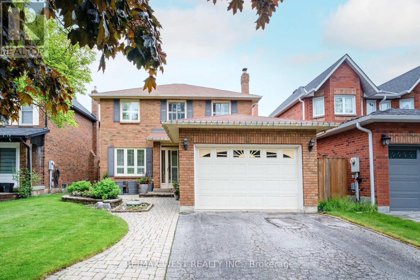 6 HAWKINS CRESCENT - 1