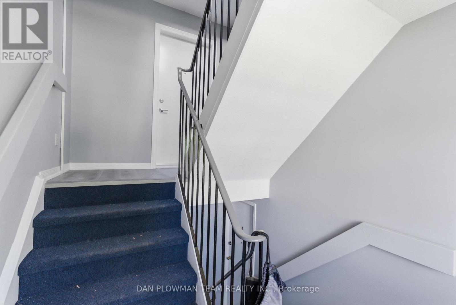 176 NASSAU STREET - 34