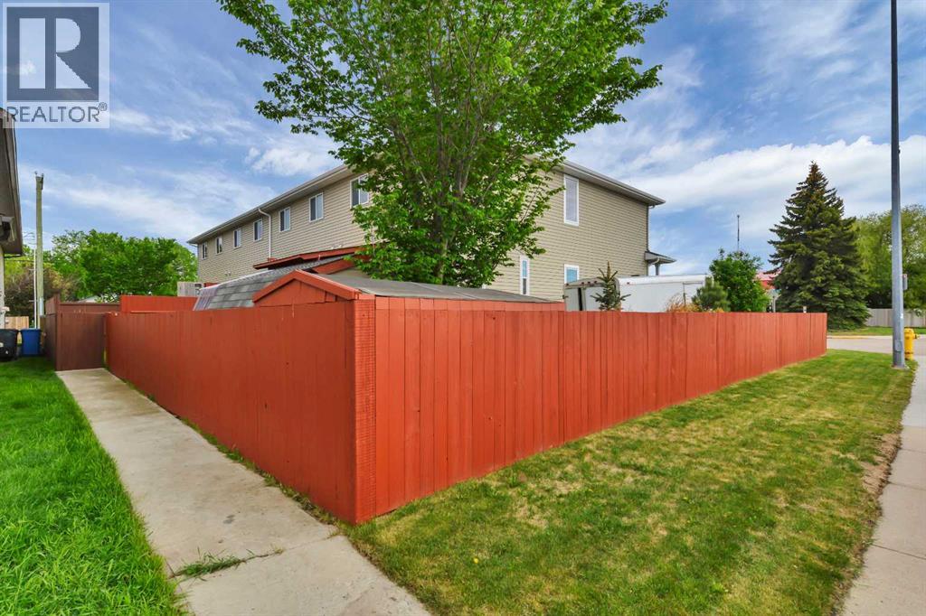 1002 Minto Street — photo 25