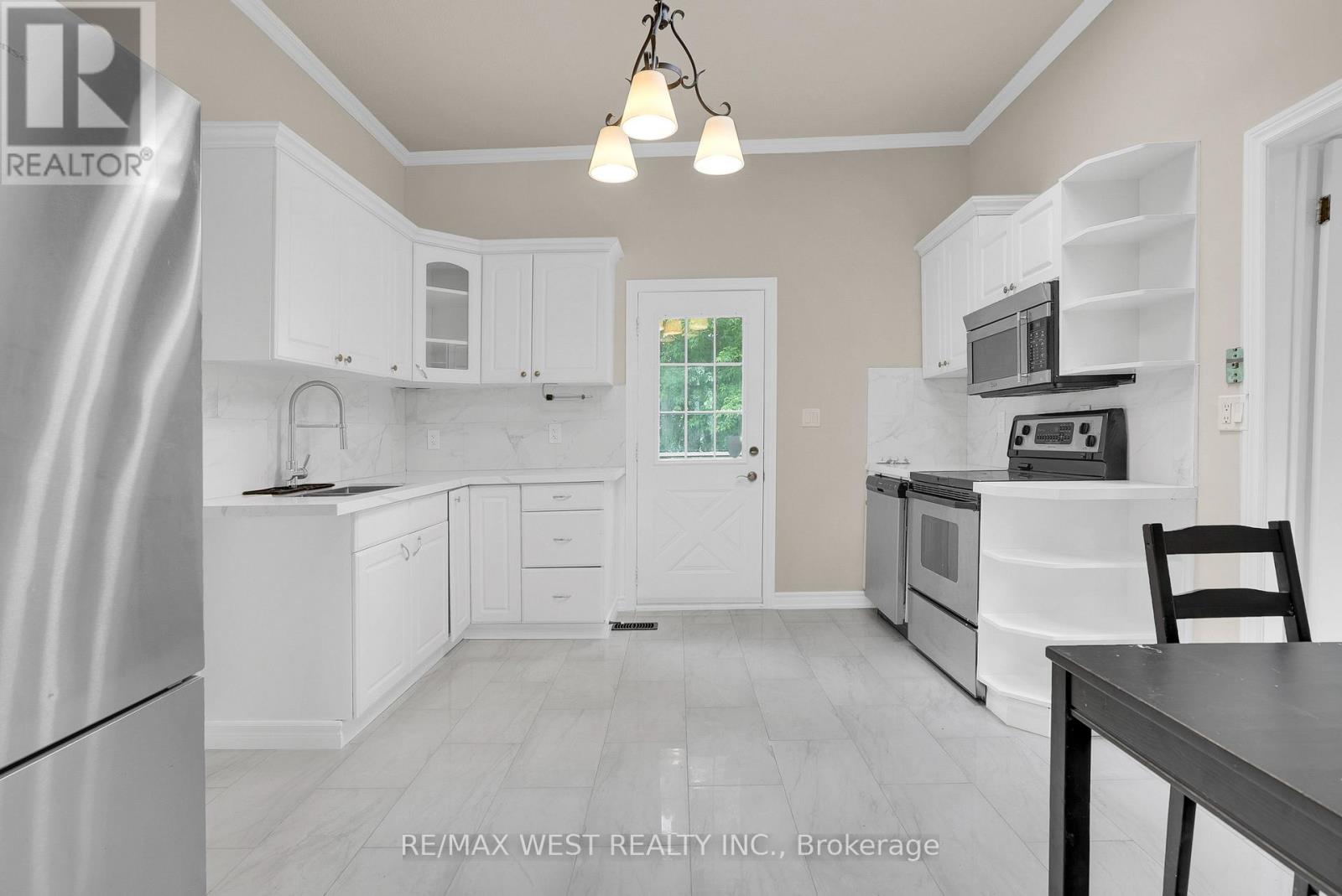 19015 DUFFERIN STREET - 1