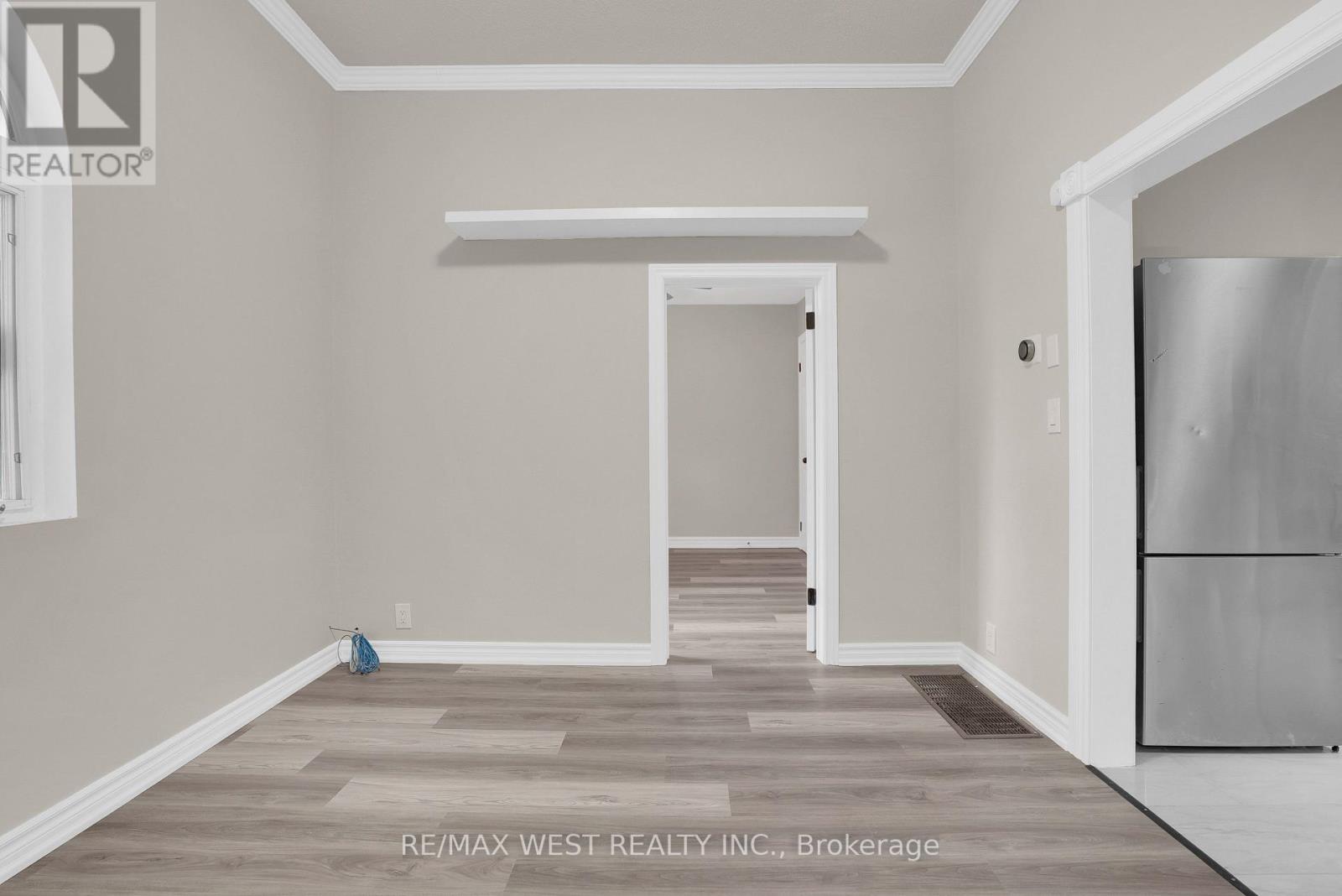 19015 DUFFERIN STREET - 3