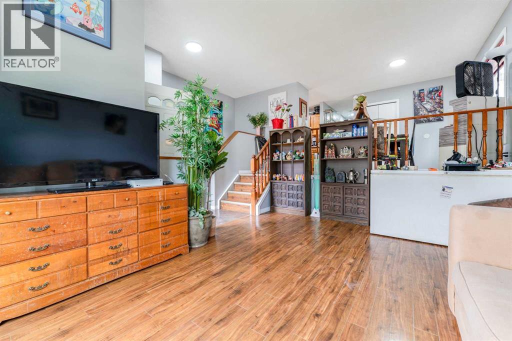 6087 Martingrove Road NE - photo 4