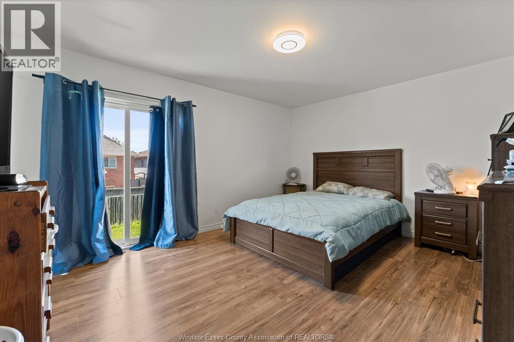 4697 HELSINKI CRESCENT - 12