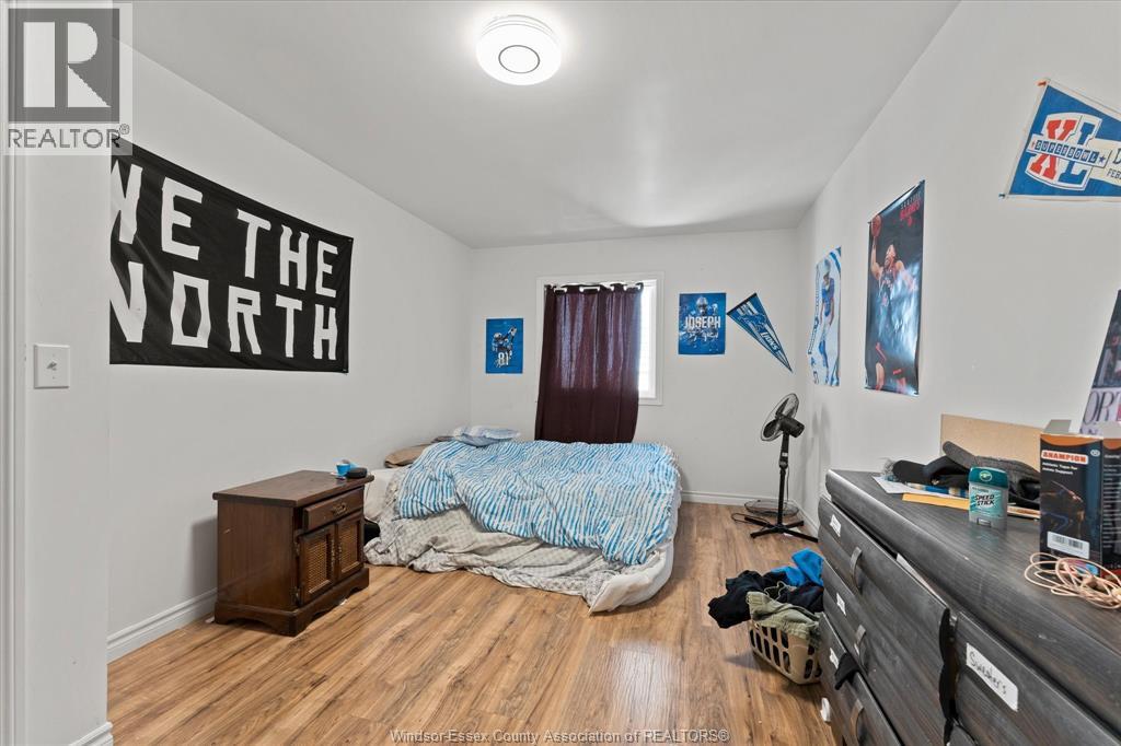 4697 HELSINKI CRESCENT - 15