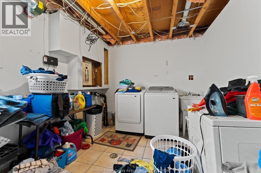 4697 HELSINKI CRESCENT - 23