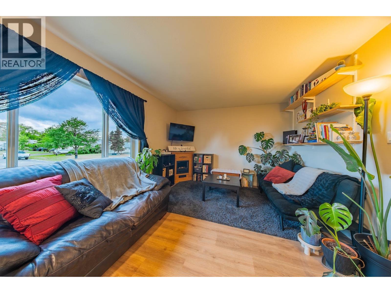 #B 10307 90 STREET - 14