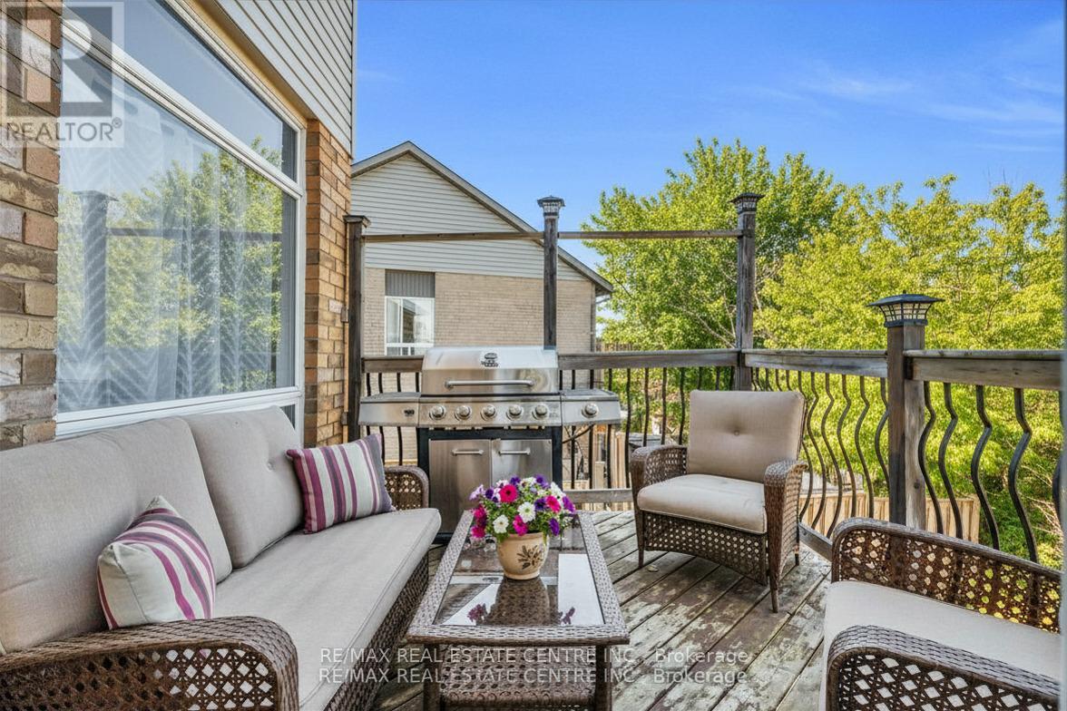 27 CAMERON COURT - 22