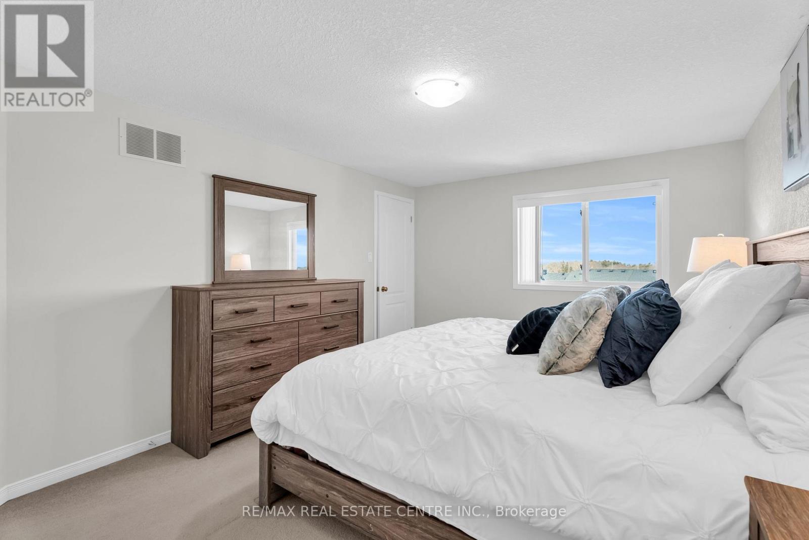 27 CAMERON COURT - 31