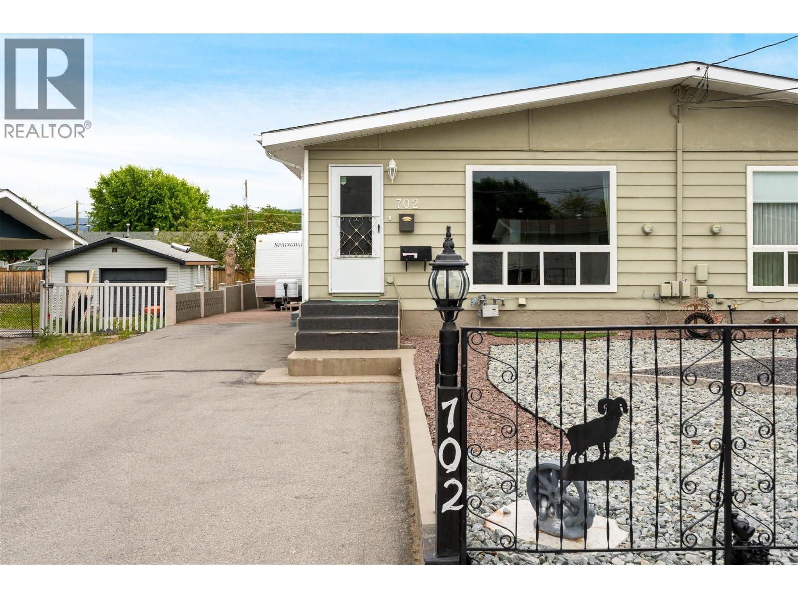 702 Hollydell Road - 27