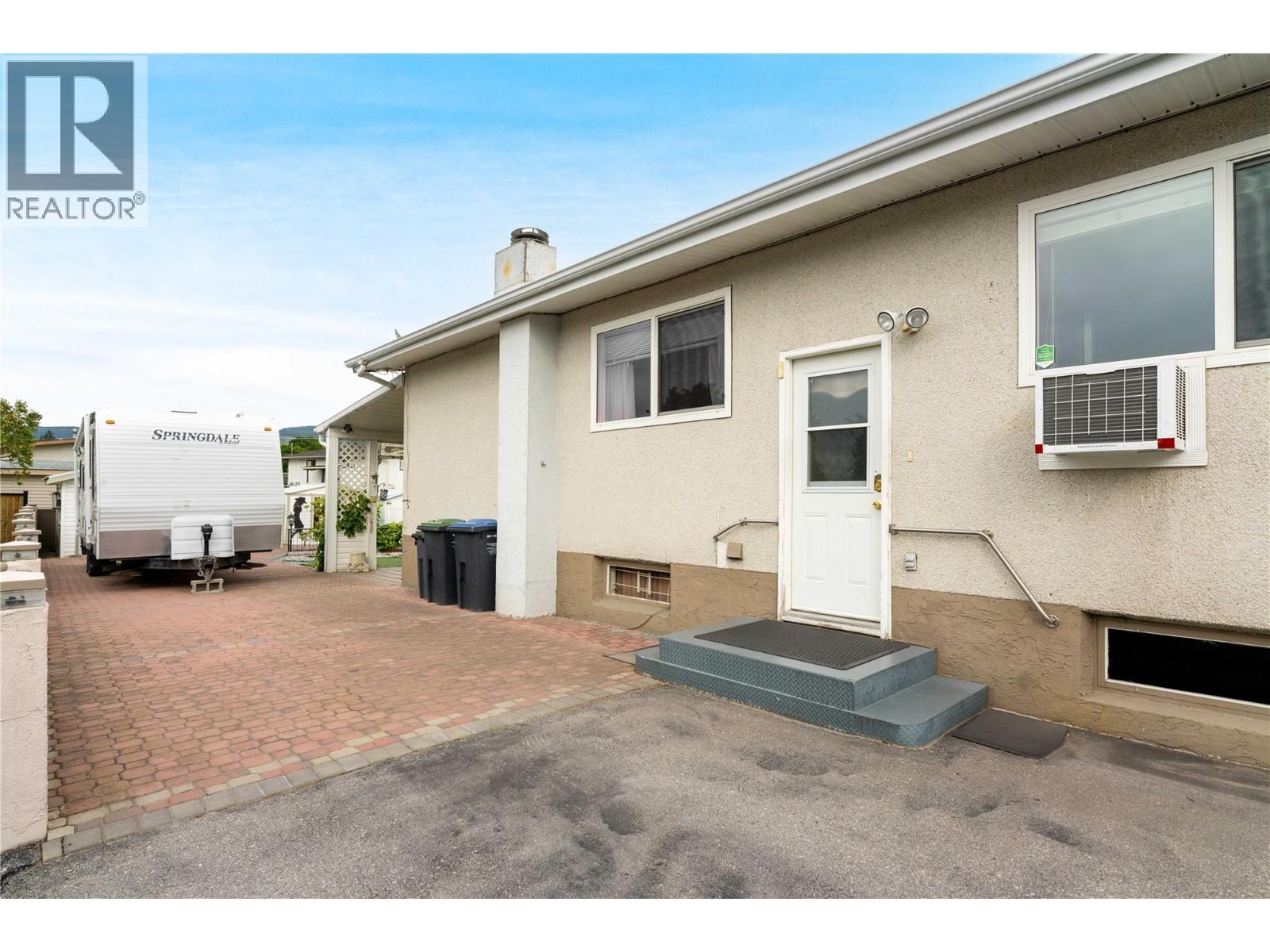 702 Hollydell Road - 26