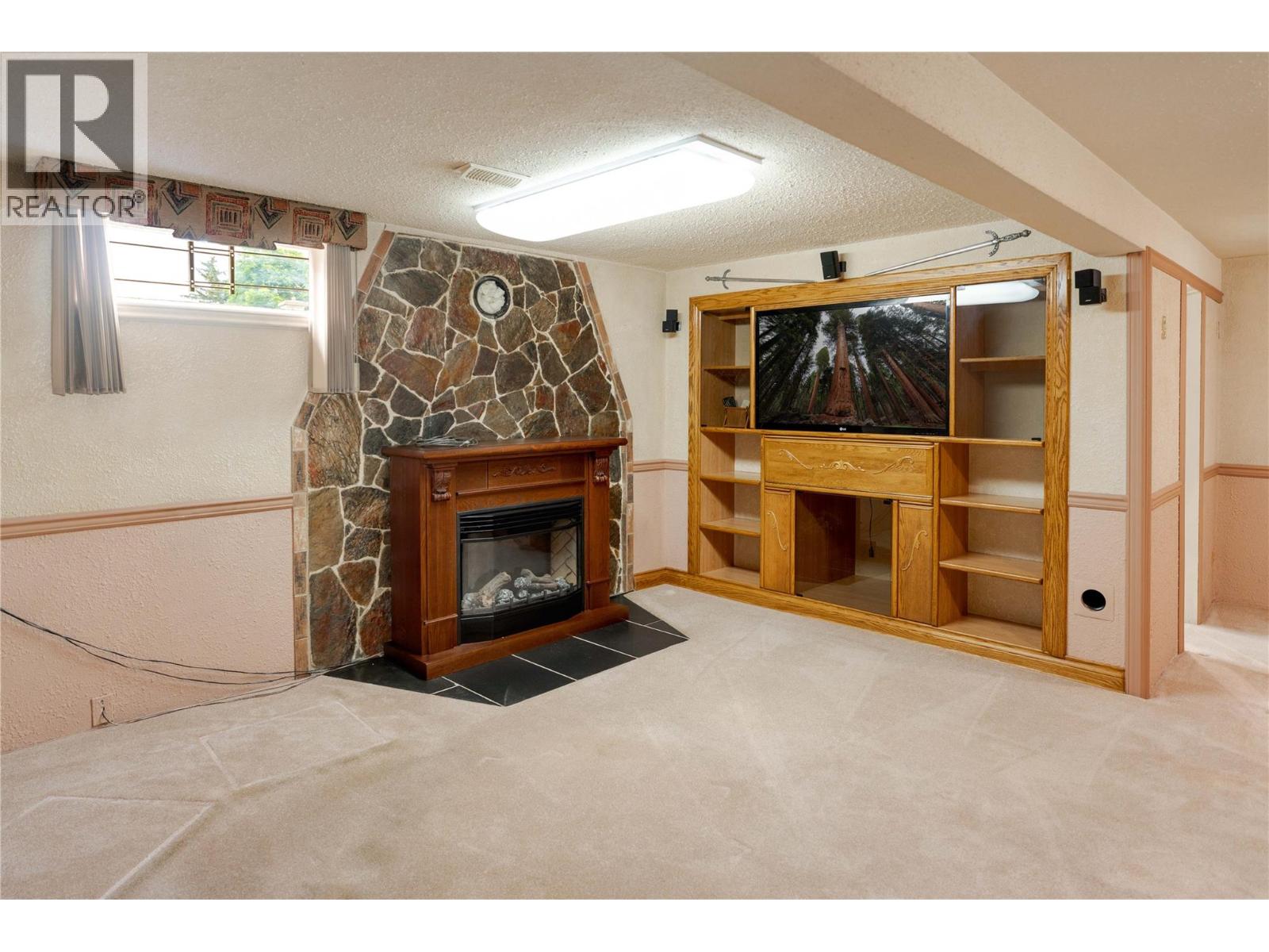 702 Hollydell Road - 15