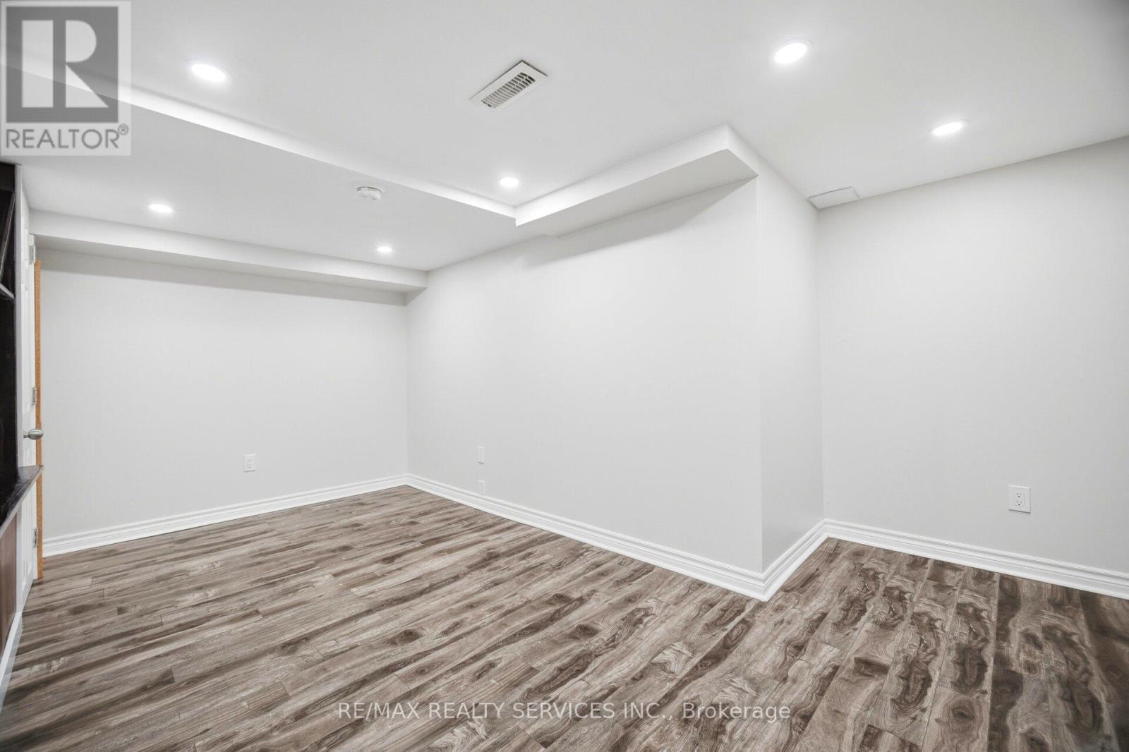104 SUNDRIDGE STREET - 34