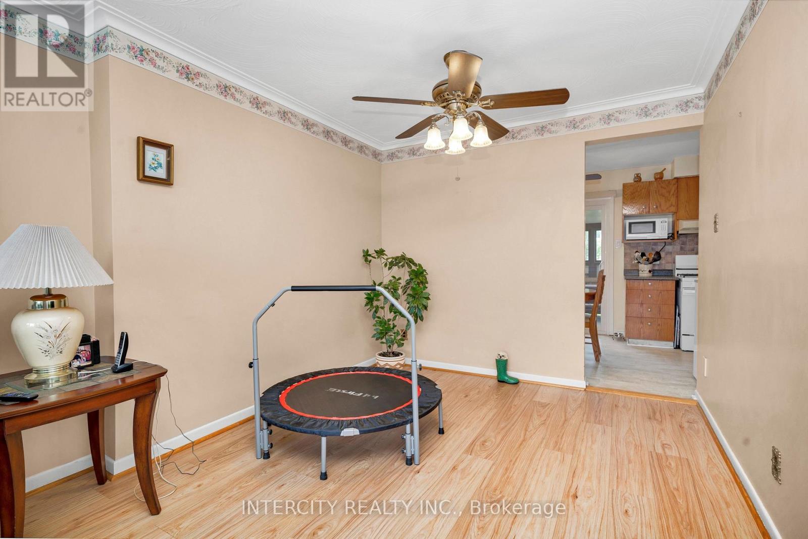 48 GOLDSBORO ROAD - 12
