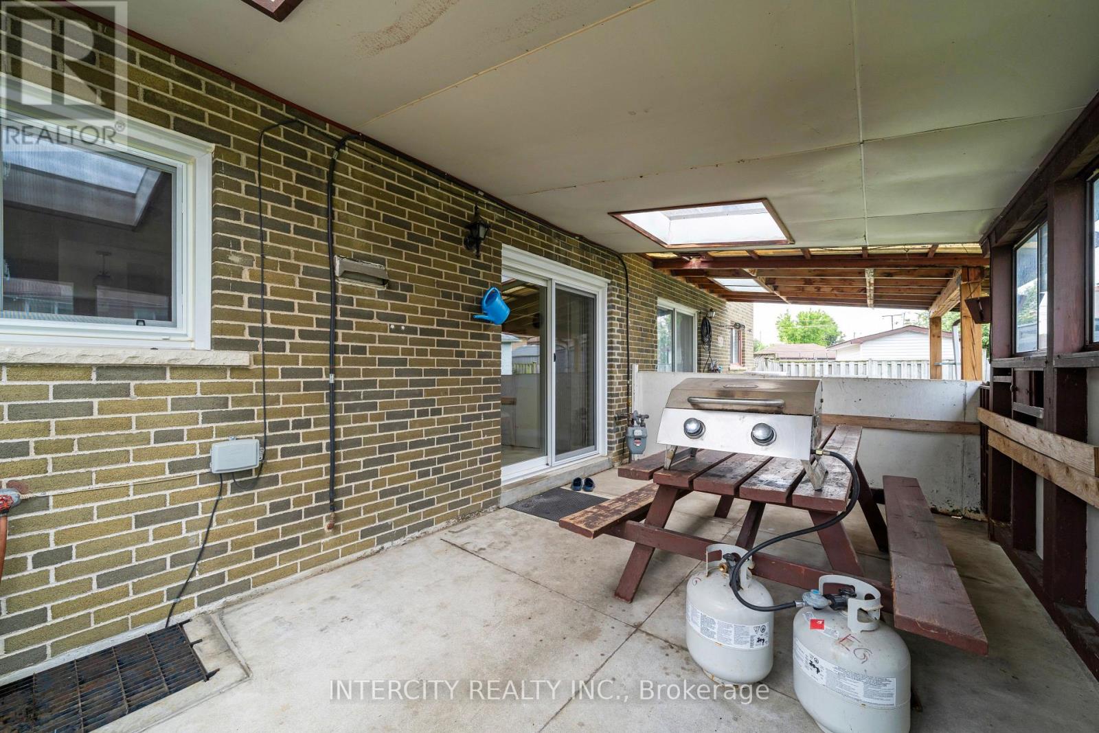 48 GOLDSBORO ROAD - 33