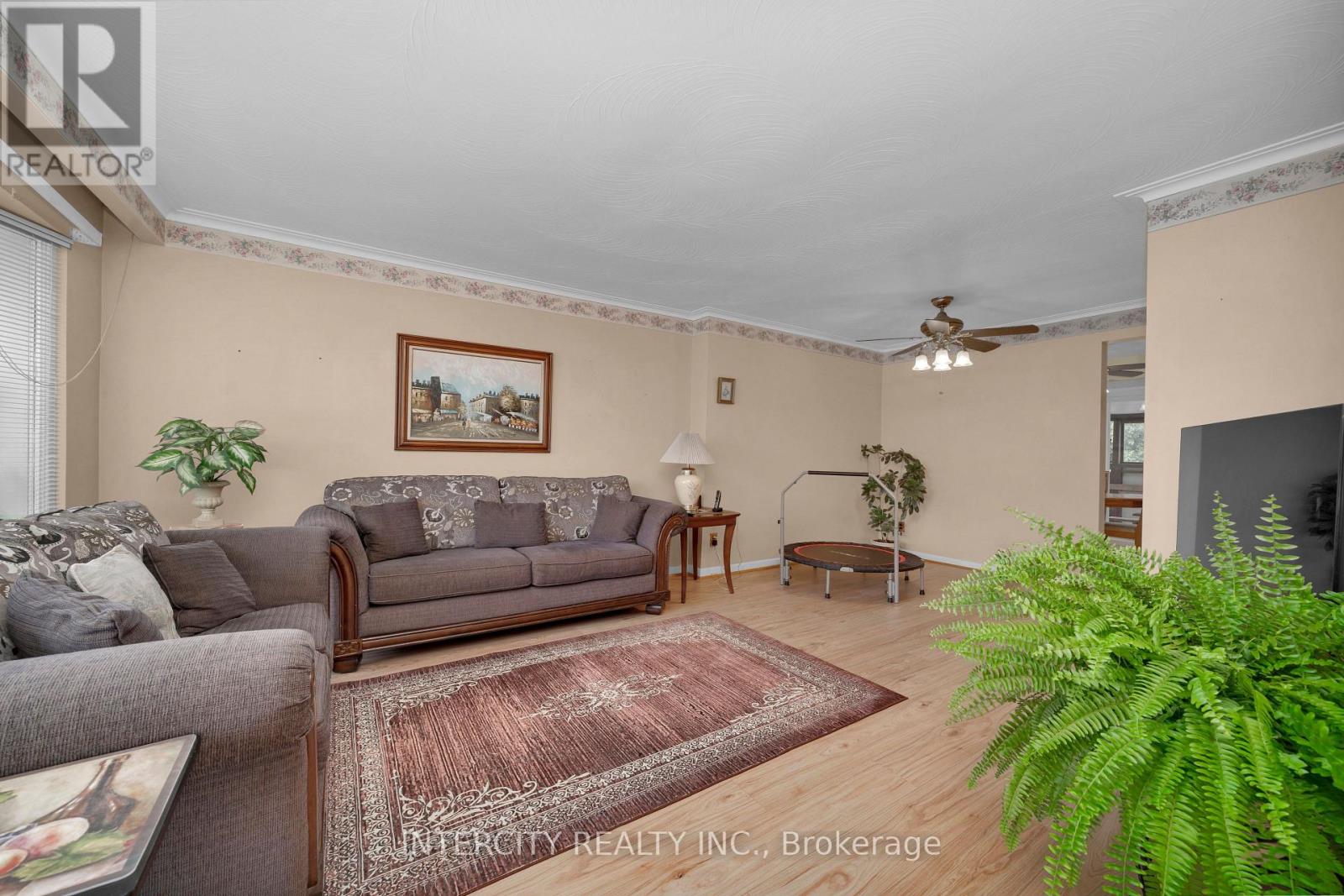 48 GOLDSBORO ROAD - 9