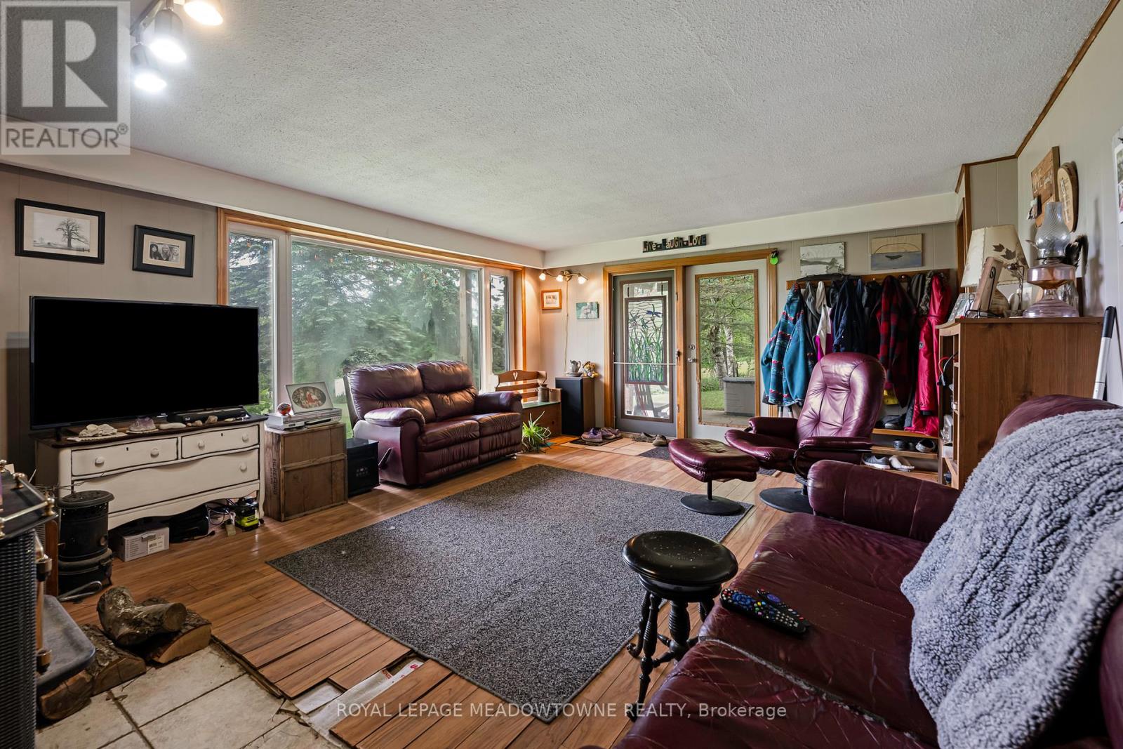 3574 ESCARPMENT SIDE ROAD - 35