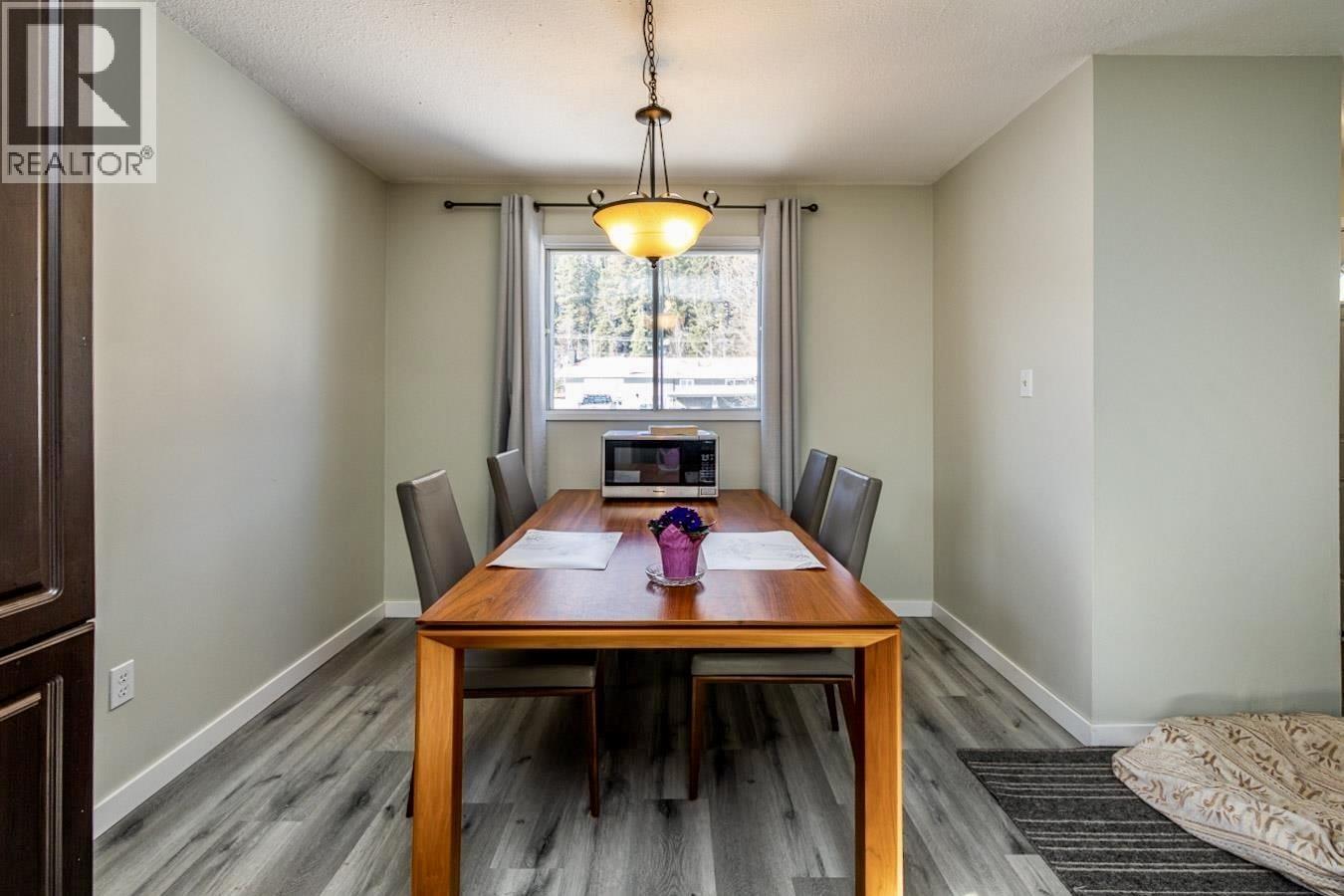184 THACKER CRESCENT - 13