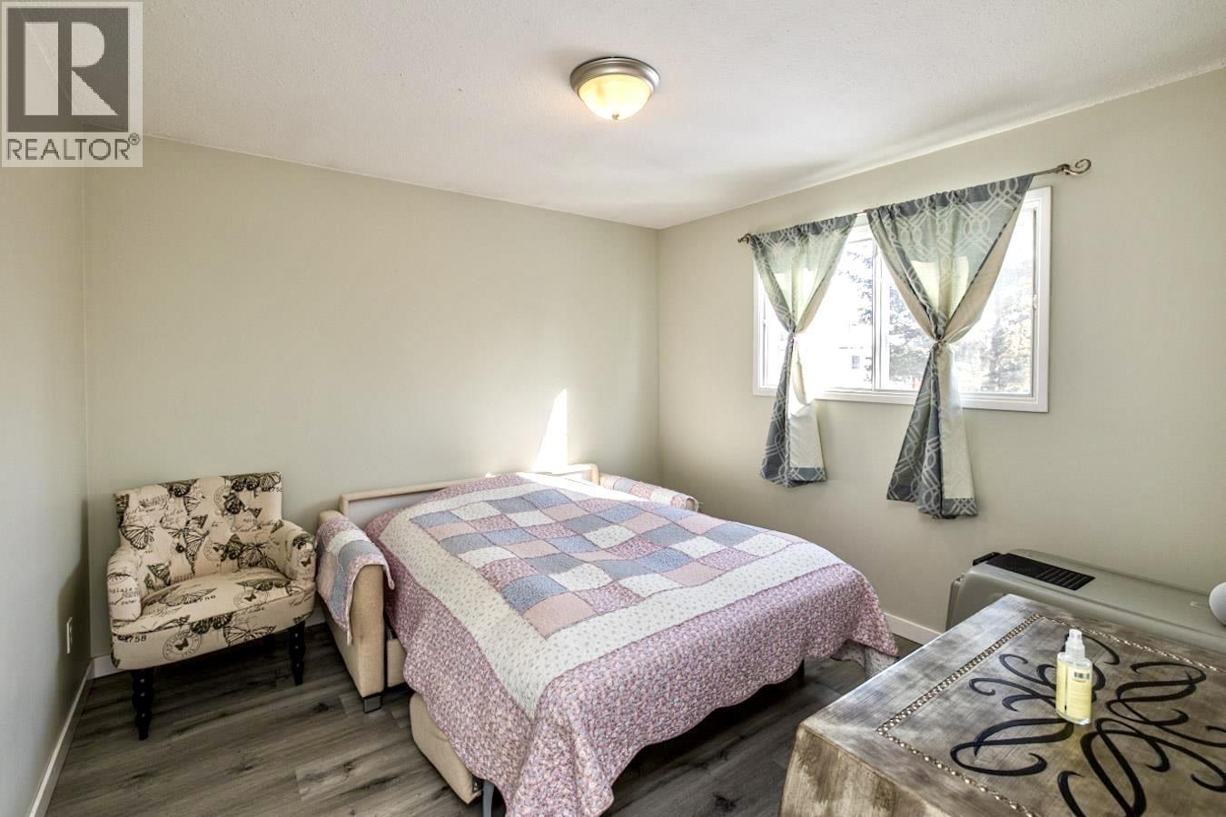 184 THACKER CRESCENT - 14
