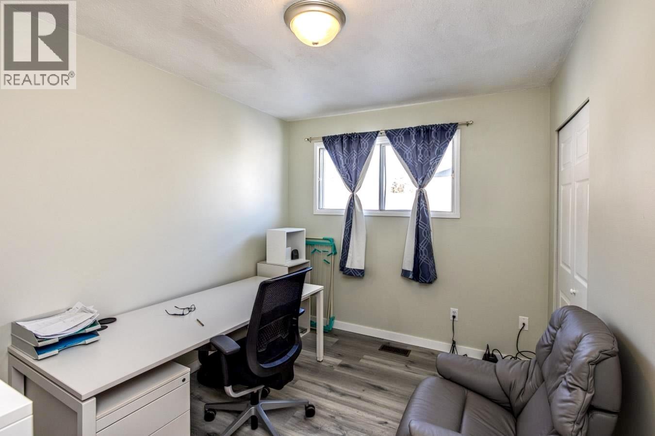 184 THACKER CRESCENT - 15