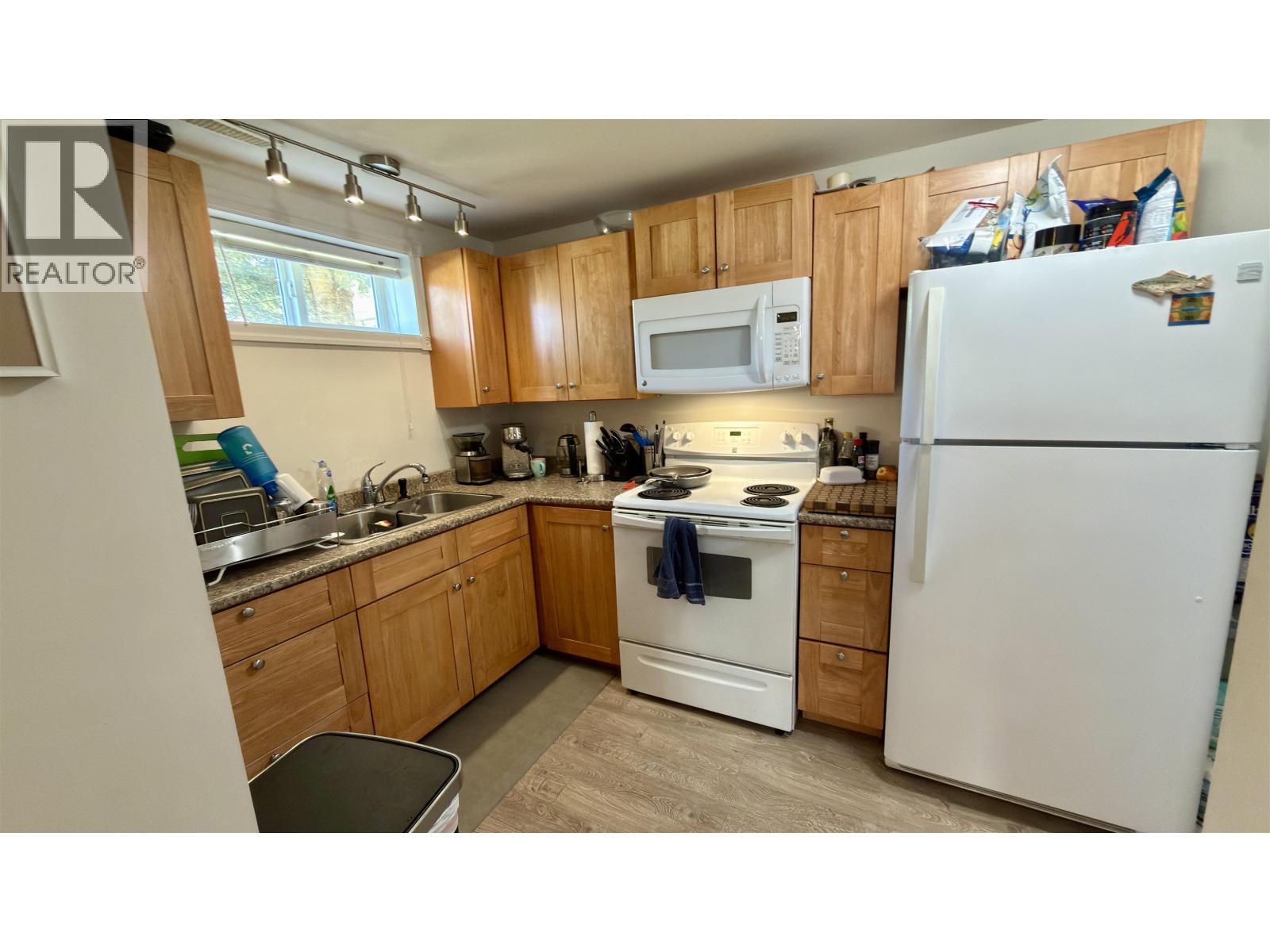 184 THACKER CRESCENT - 18