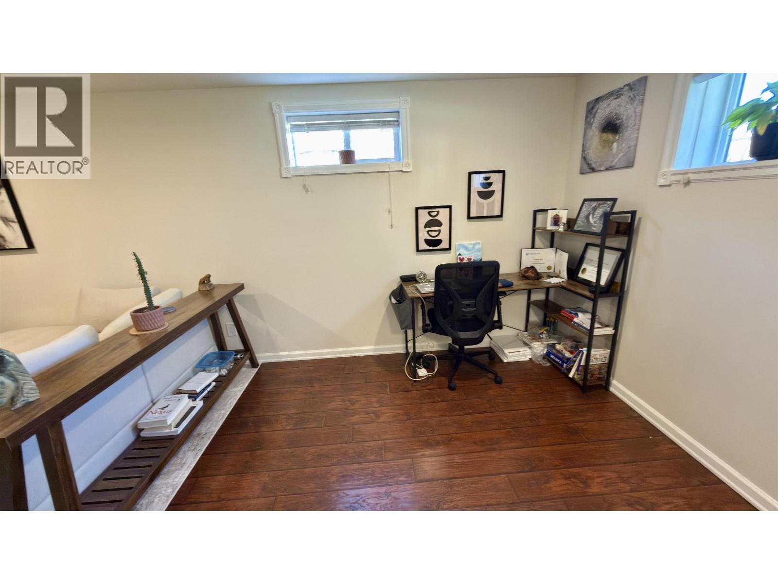 184 THACKER CRESCENT - 20