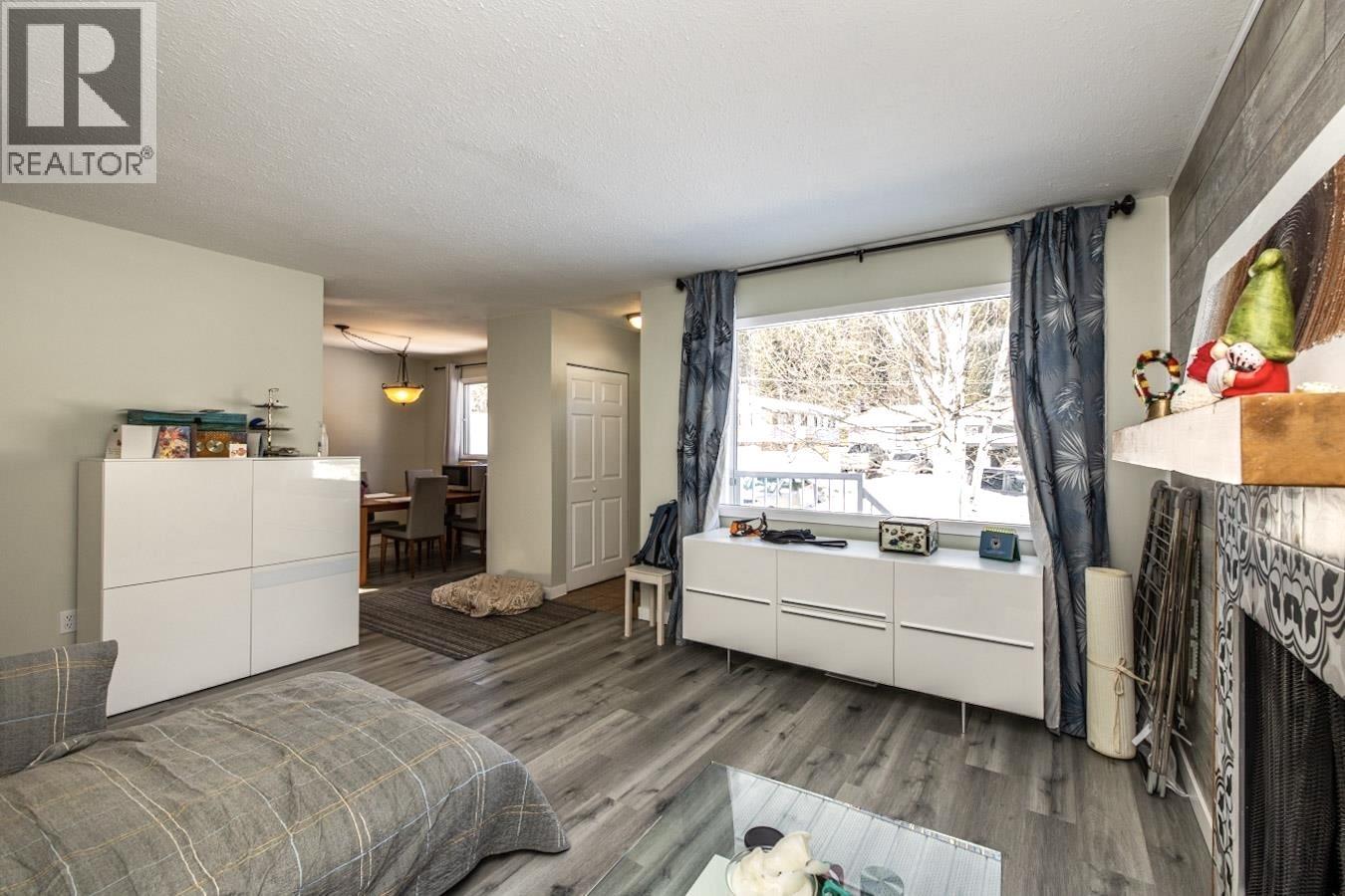 184 THACKER CRESCENT - 5